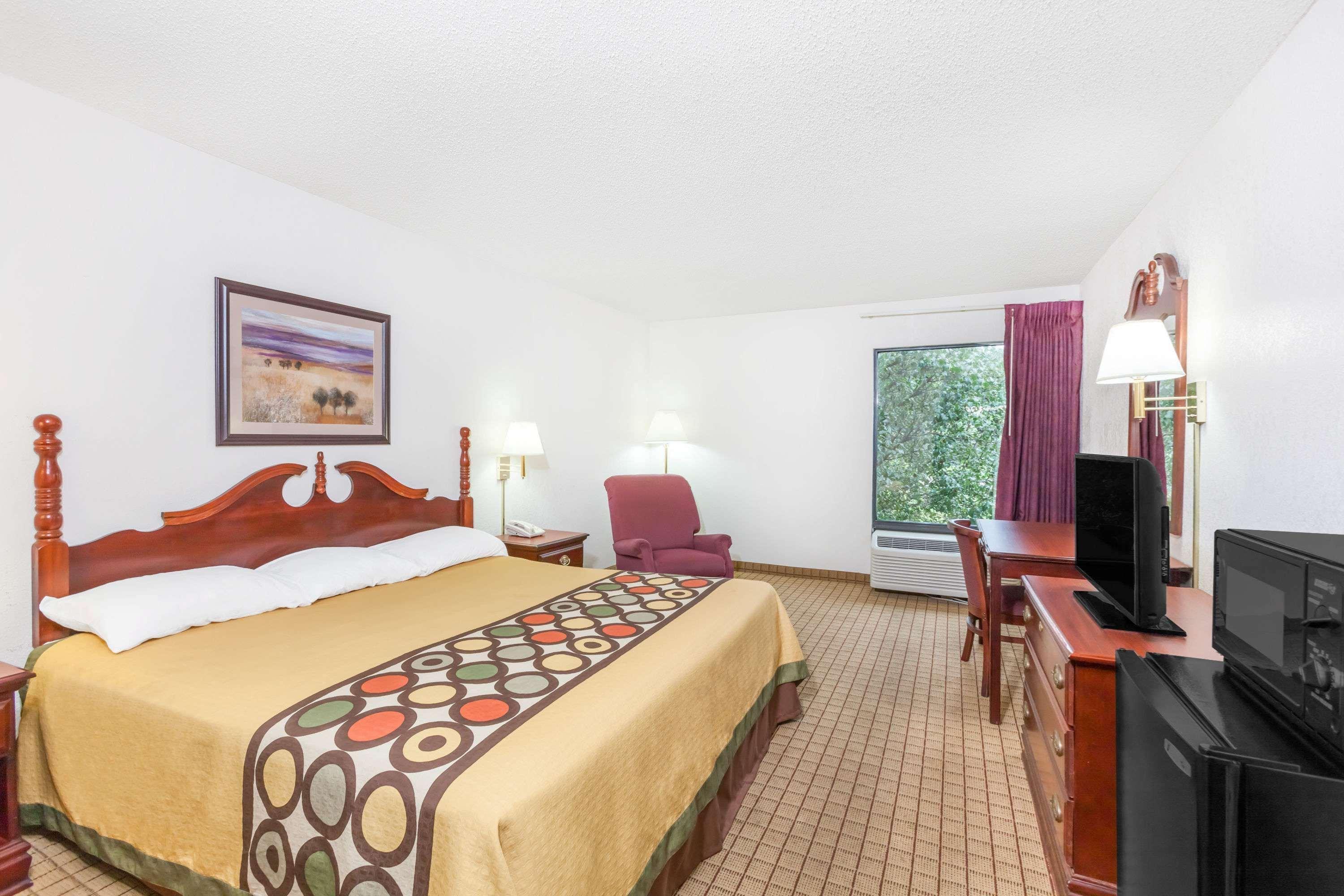 Super 8 By Wyndham Conway Hotel Exterior photo